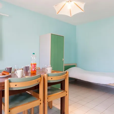 База відпочинку Sous Les Pins 4*