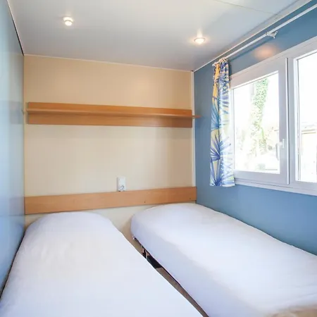 Sous Les Pins 4* Ронс-ле-Бен