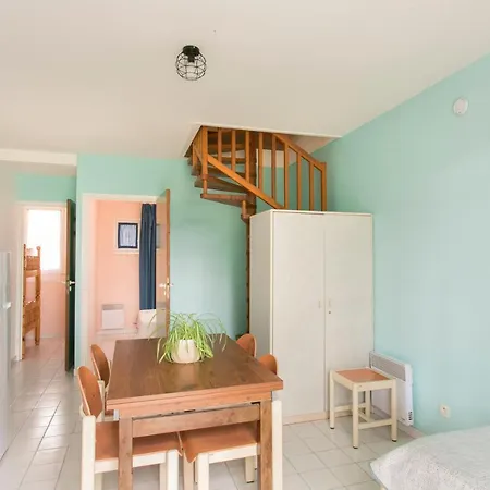 База відпочинку Sous Les Pins 4*