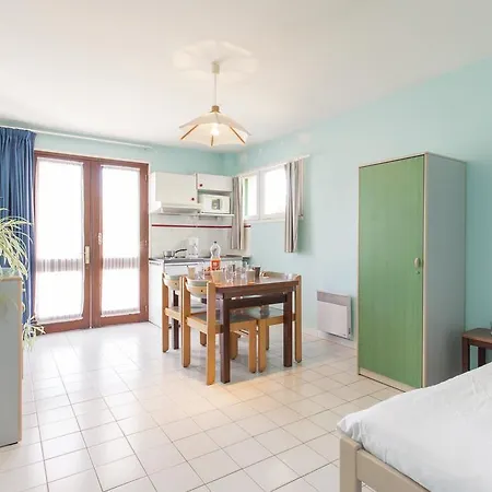 Sous Les Pins 4* Ронс-ле-Бен