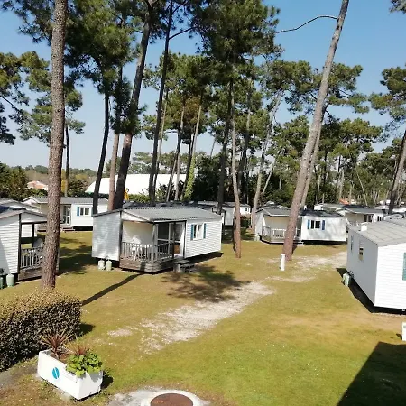 База відпочинку Sous Les Pins Ронс-ле-Бен
